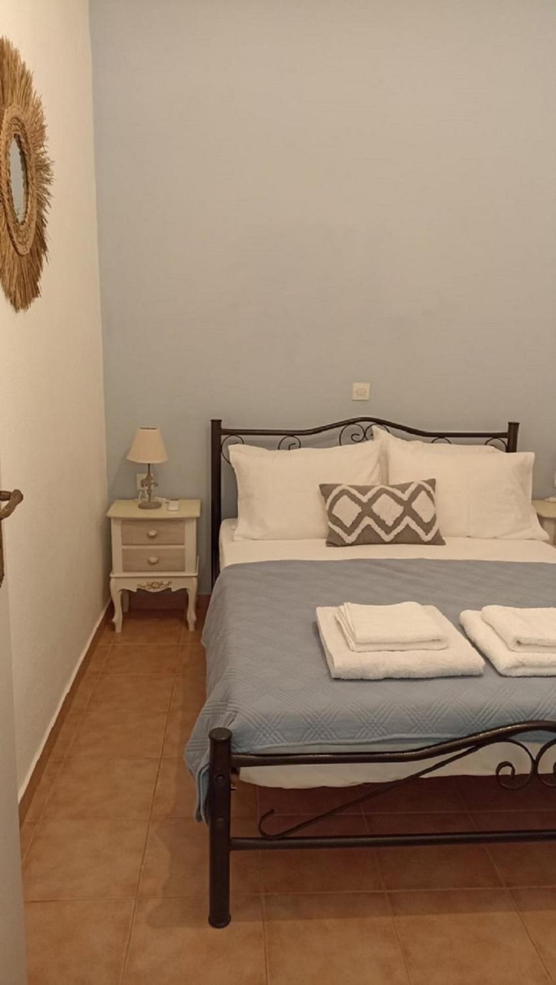 La Casa Azul - Blue House Apartment Sitia  Bagian luar foto